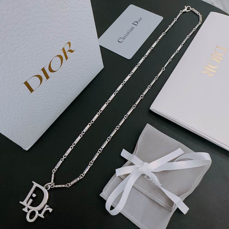 Dior Necklace 05lyr312 (1)